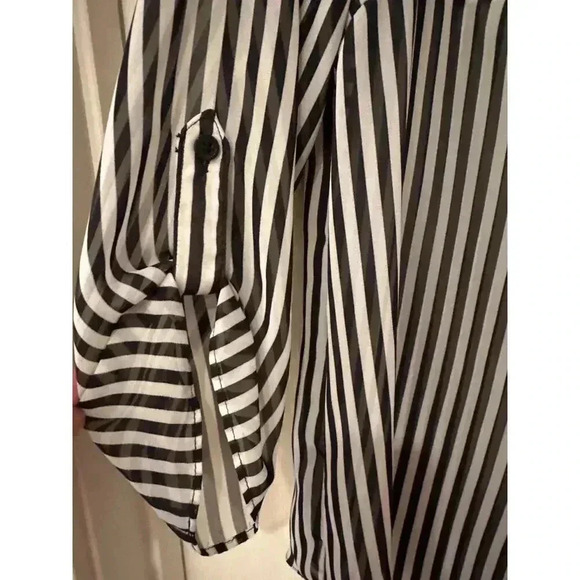 AB Studio Women's Black and White Striped Blouse Sz Med - Picture 3 of 4